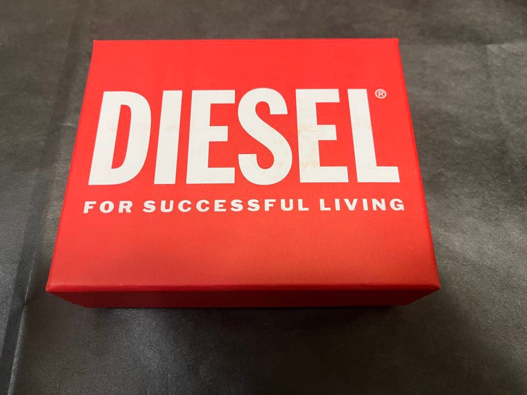 新品　DIESEL 三つ折り　コンパクト財布　ホワイト 白 ディーゼル