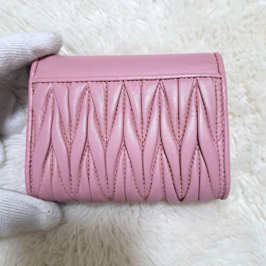 ✨極美品　付属品完備✨ミュウミュウ　二つ折り　チェーンウォレット　マテラッセ