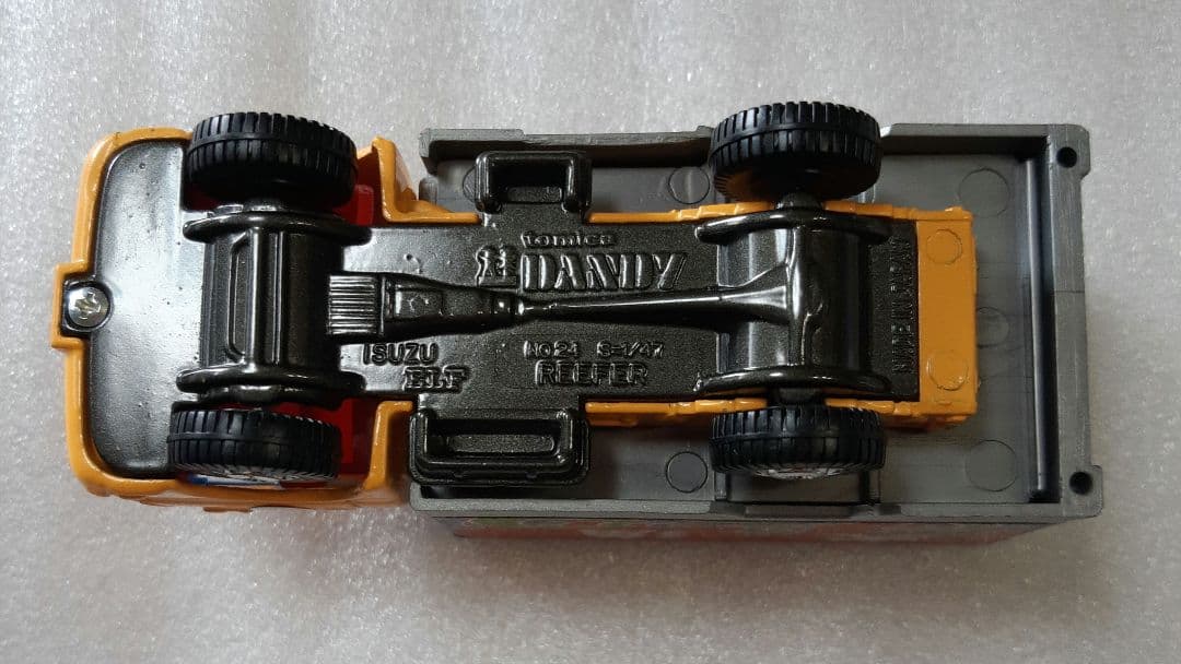 トミカ ダンディ024 いすゞ エルフ 冷凍車 TOMY