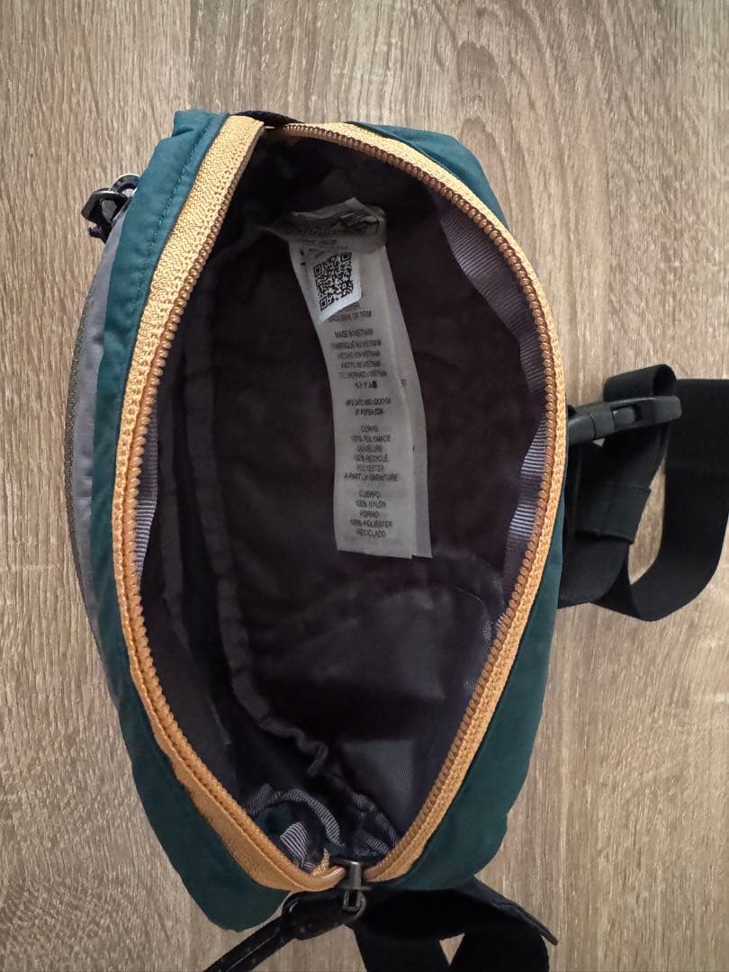 極美品　パタゴニア　ミニヒップバッグ