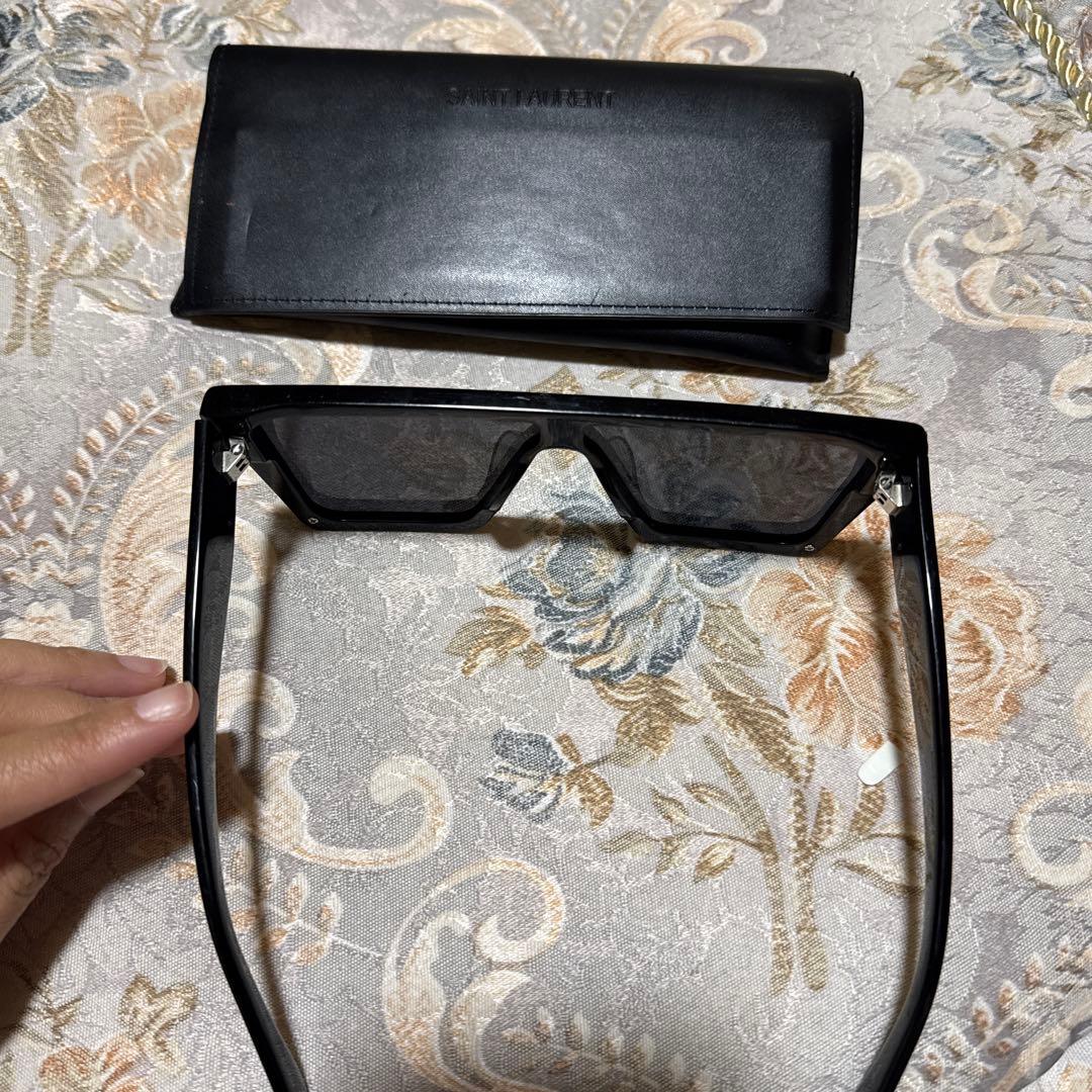 Y*u様 SAINT LAURENT ブラックサングラス ケース付き