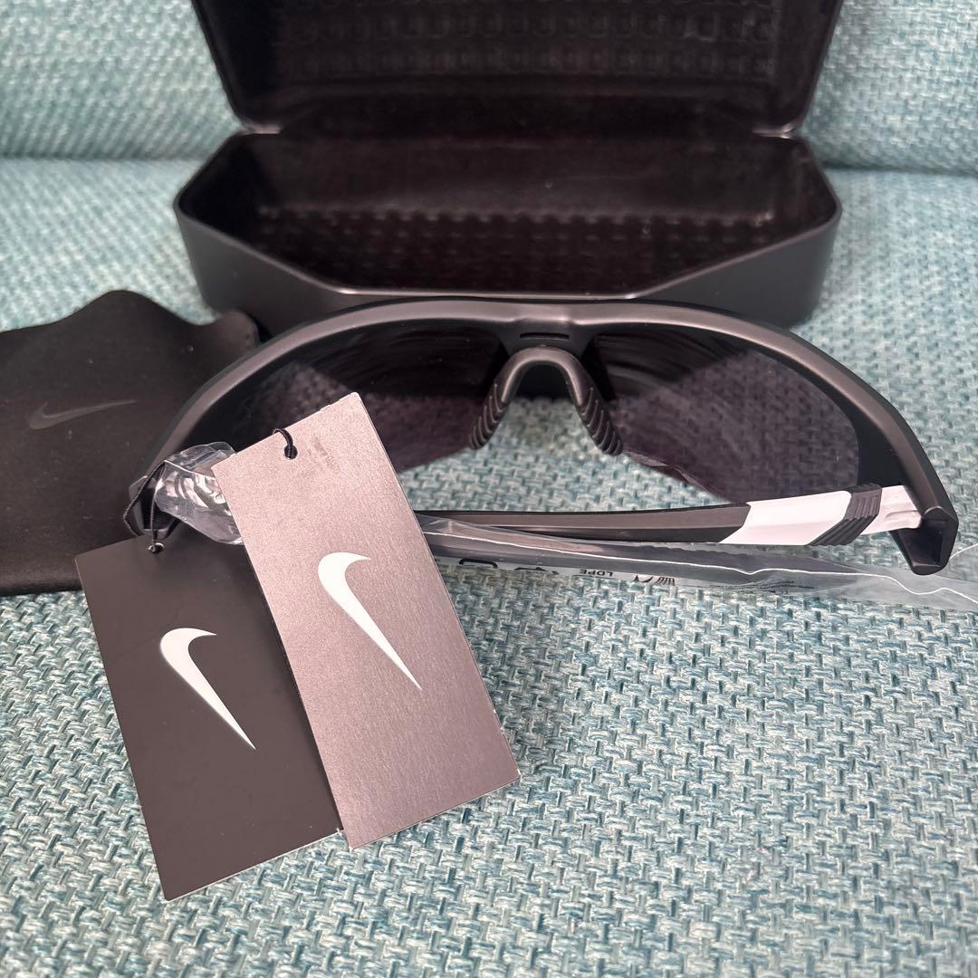 Nike Max Optics サングラス ブラック/グレー