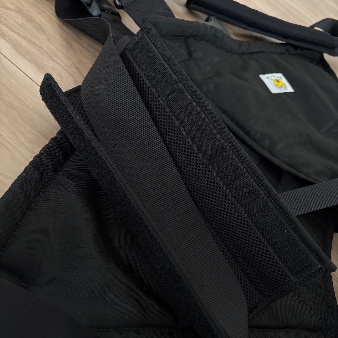 双子用抱っこひも　アンジュモ　黒