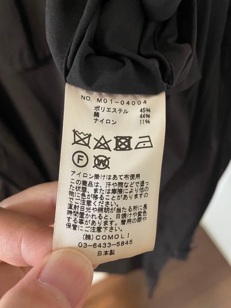 COMOLIブラック モッズコート フード付き