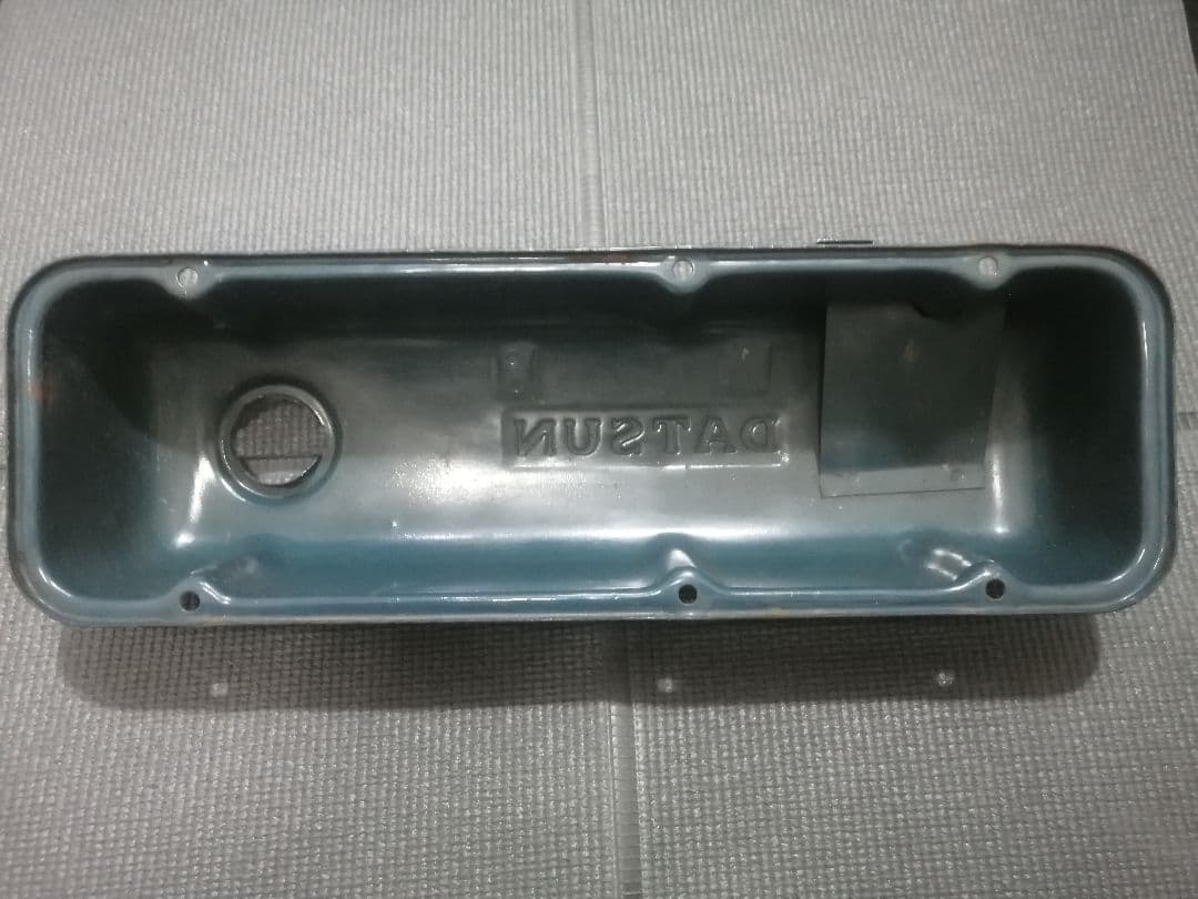 中古　A型エンジンダットサンロゴヘッドカバー　サニトラb110 b310 サニー