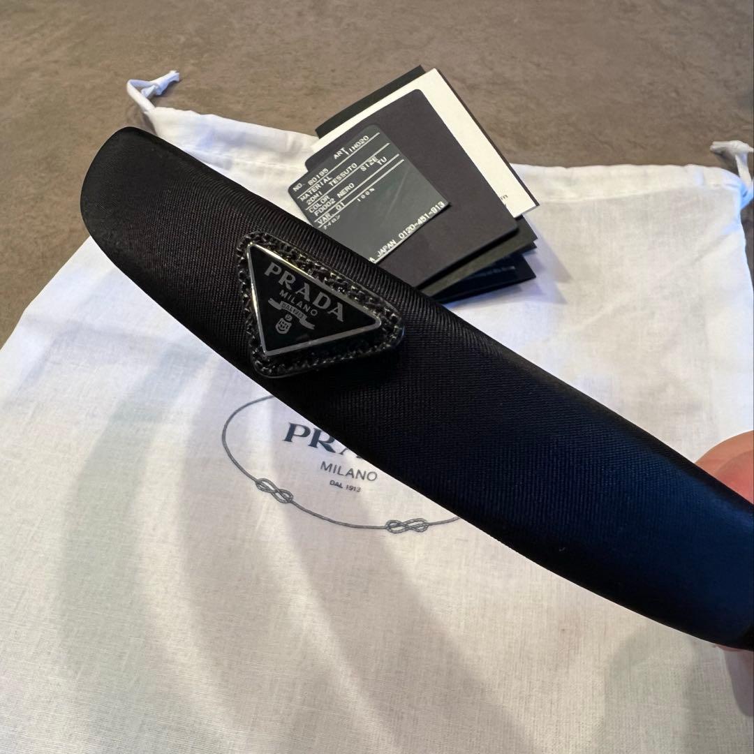 PRADA ブラック ヘアバンドカチューシャプラダ定番美品