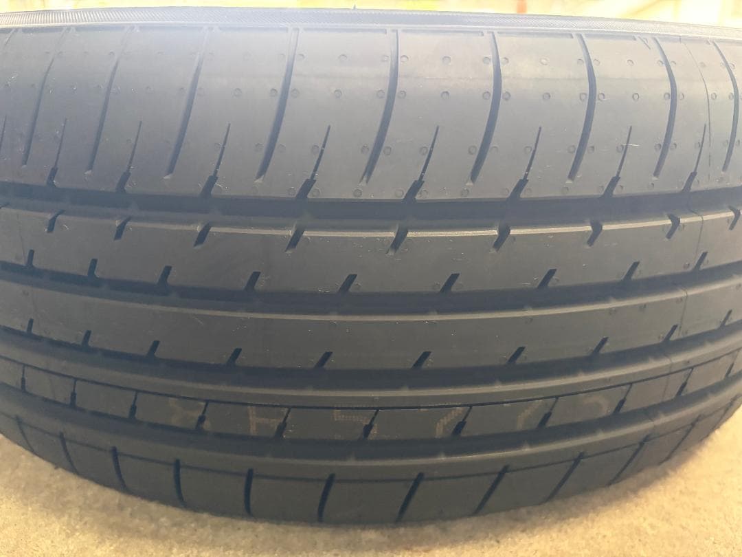 新品 215/50R18 ヨコハマ ブルーアースXT AE61 1本のみ