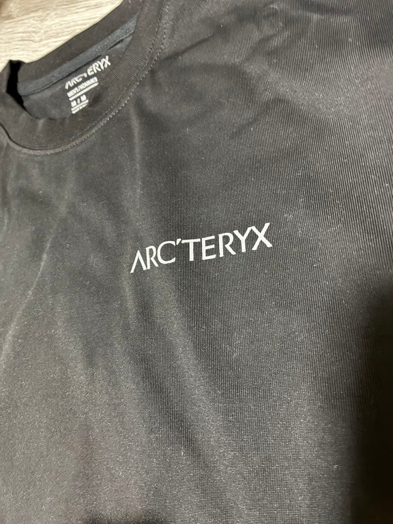 ARC'TERYX ブラック 長袖Tシャツ Mサイズ 未使用