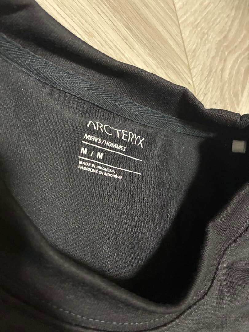 ARC'TERYX ブラック 長袖Tシャツ Mサイズ 未使用