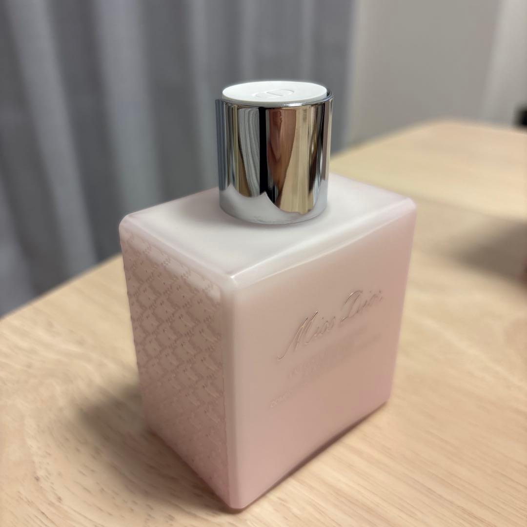 ミス ディオール ボディ ミルク　175ml