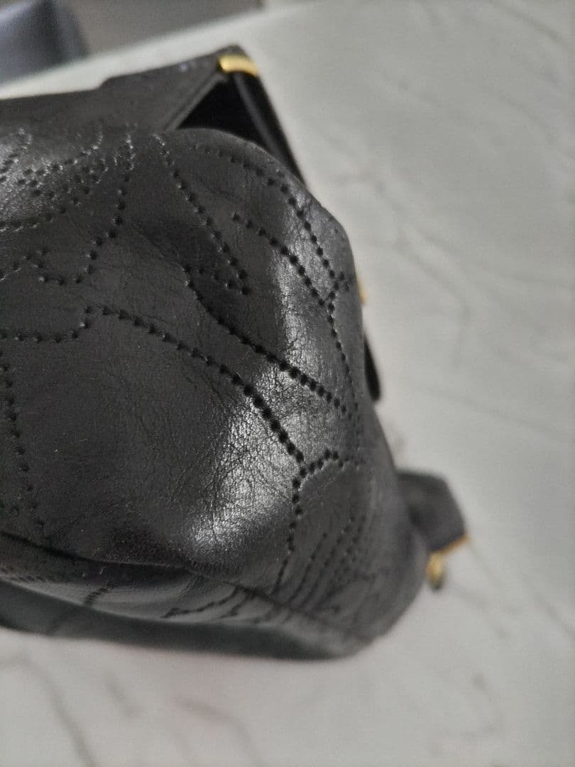 nanaobag★パンチングレザーボディバッグとポーチ