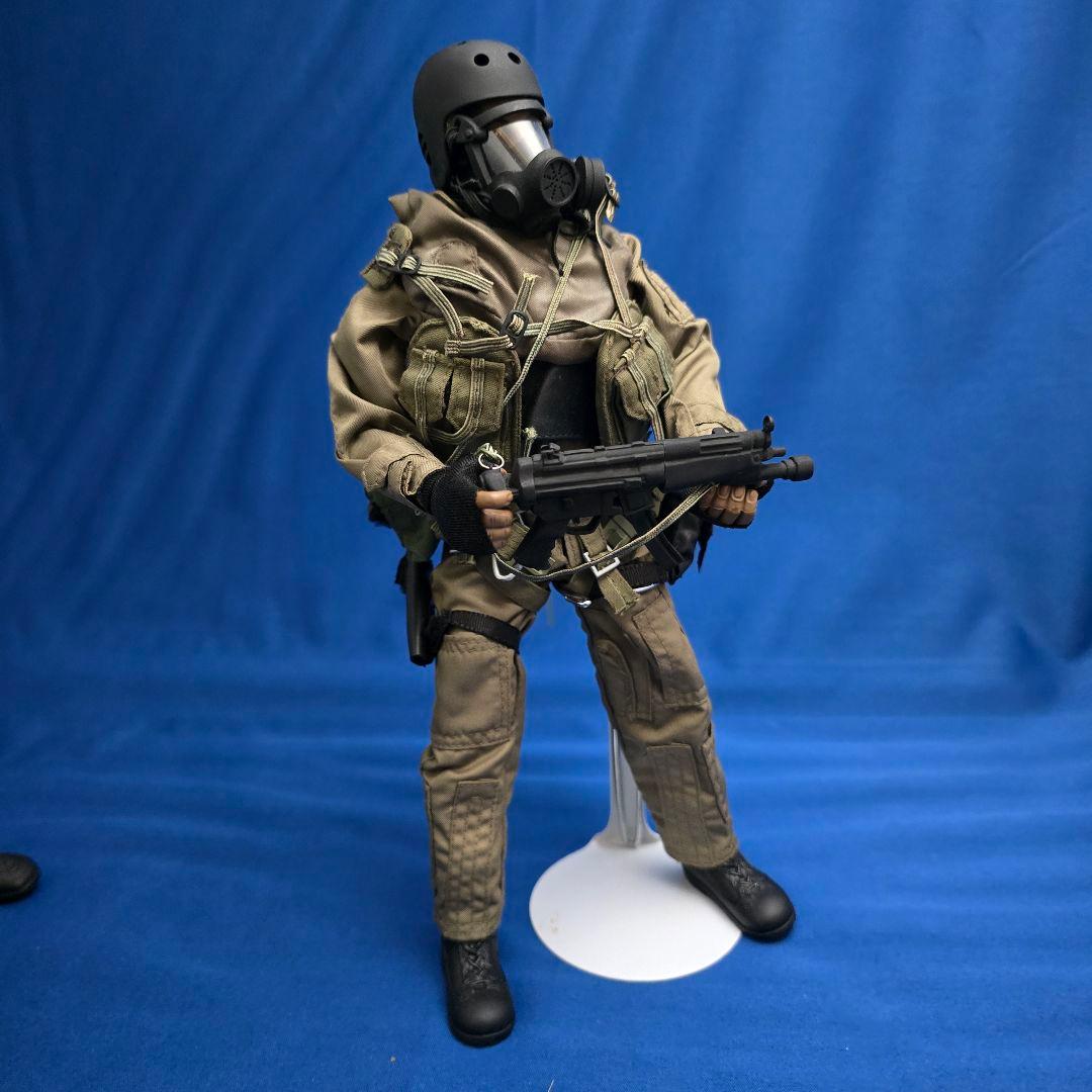 ドラゴン他 SWAT&ミリタリーフィギュア 5体セット スタンド 2個付き