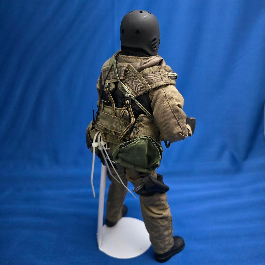 ドラゴン他 SWAT&ミリタリーフィギュア 5体セット スタンド 2個付き