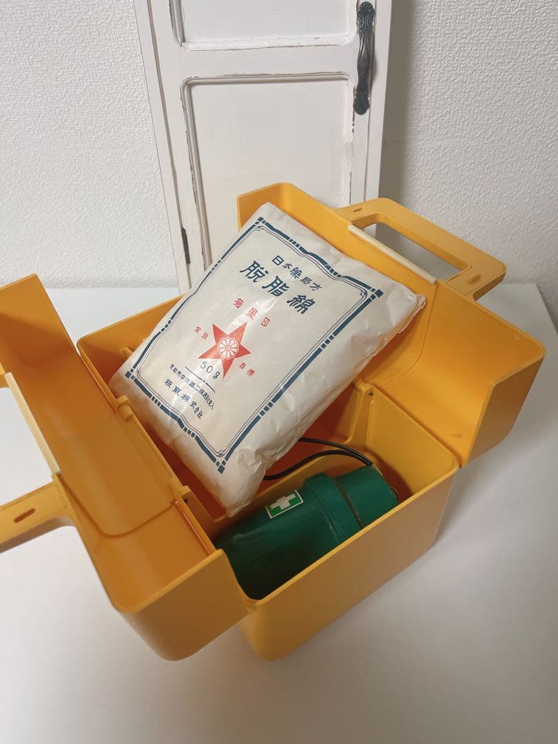 昭和レトロ　救急箱　FIRST AID KIT 激レア