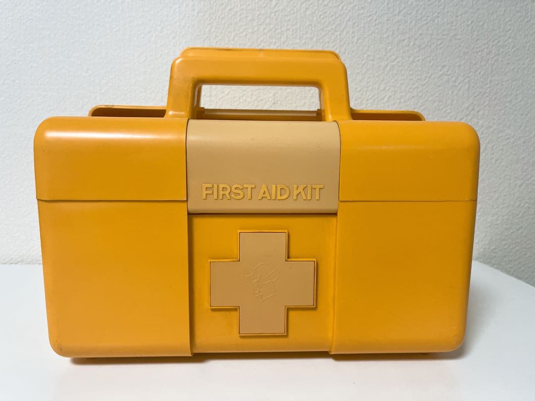 昭和レトロ　救急箱　FIRST AID KIT 激レア