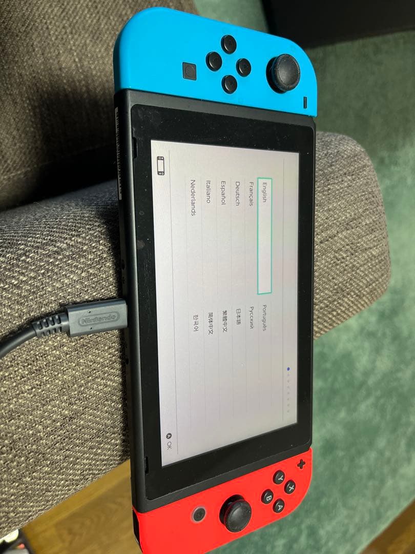 良品Nintendo Switch 本体、付属品、箱全て付属、希望でsdカード付