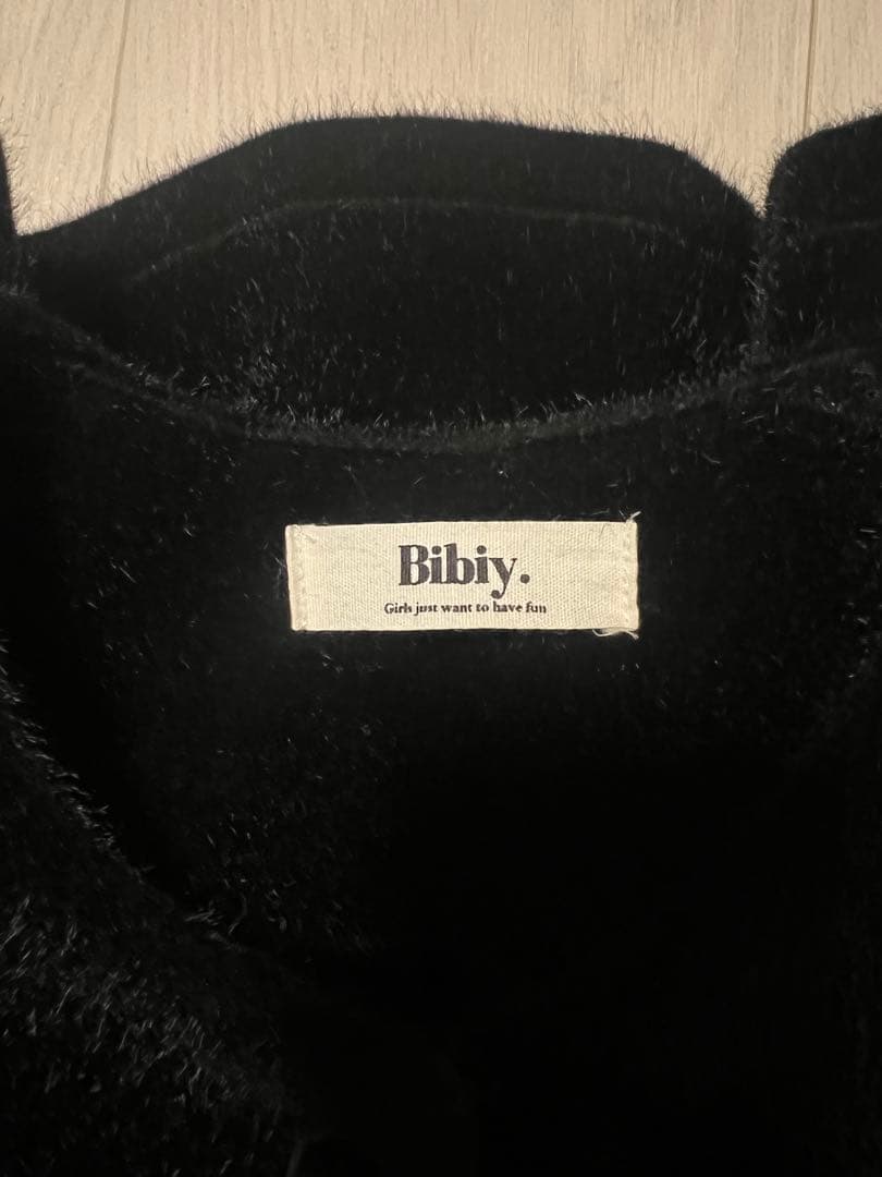 Bibiy. ブラックペプラムカーディガン