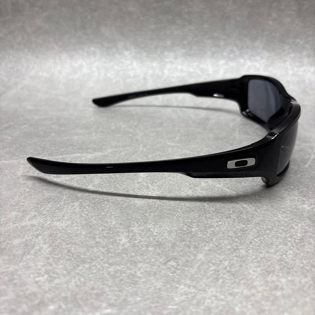 9214-01 オークリー fives squar
