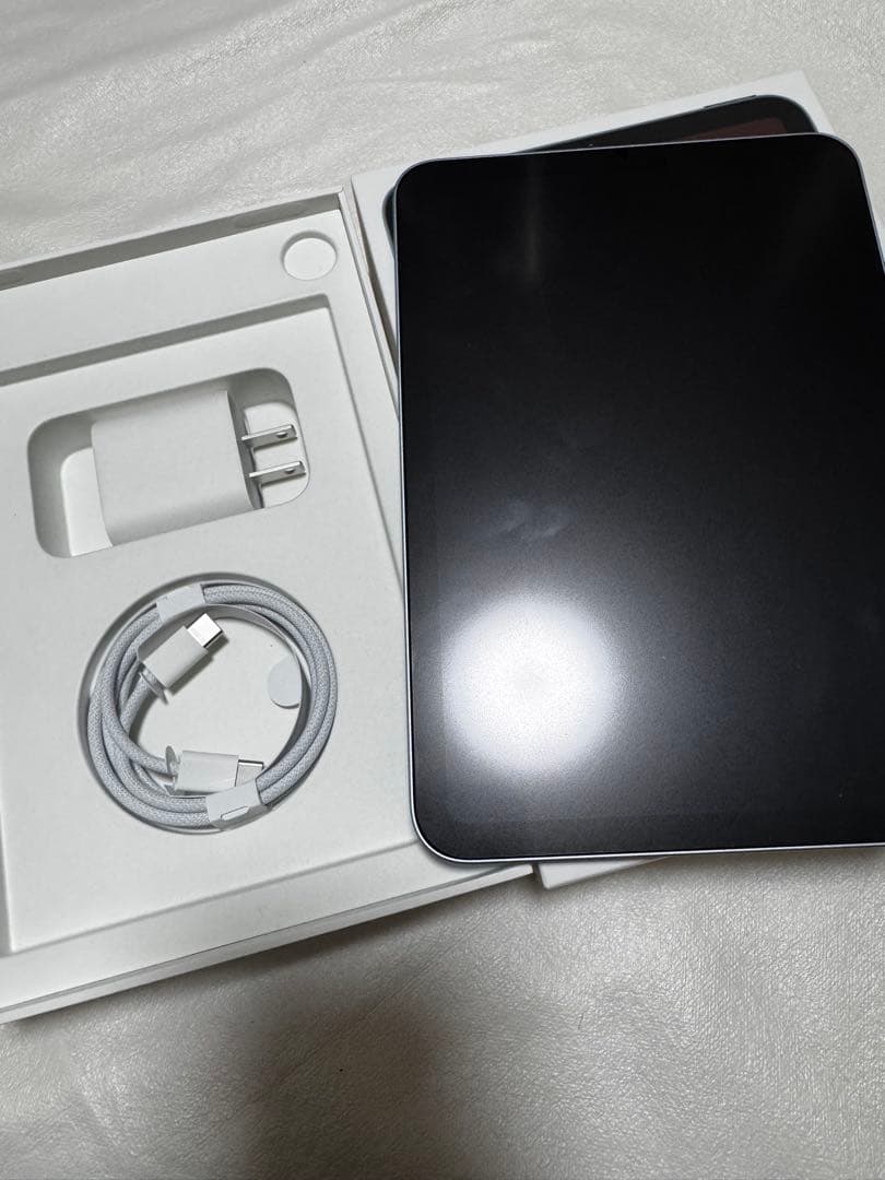 Apple iPad mini (A17 Pro) ブルー　ほぼ新品