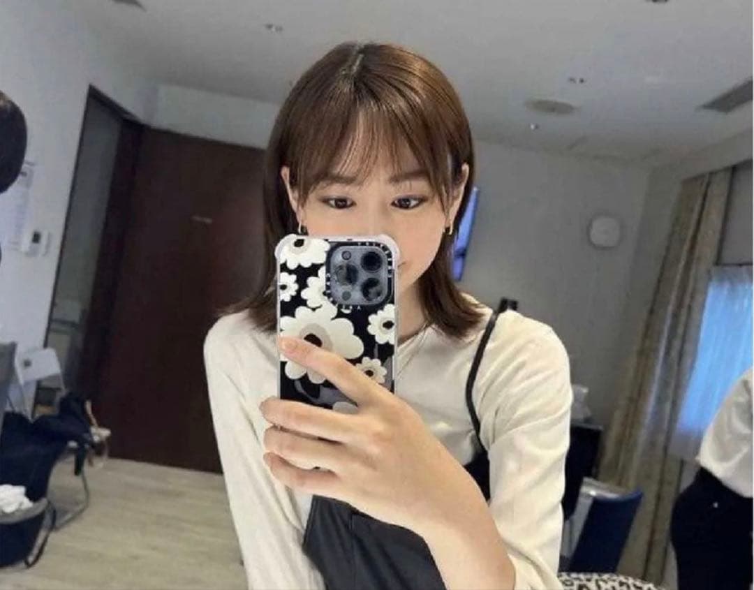 Casetify ケースティファイ flowers iPhone16pro 花柄