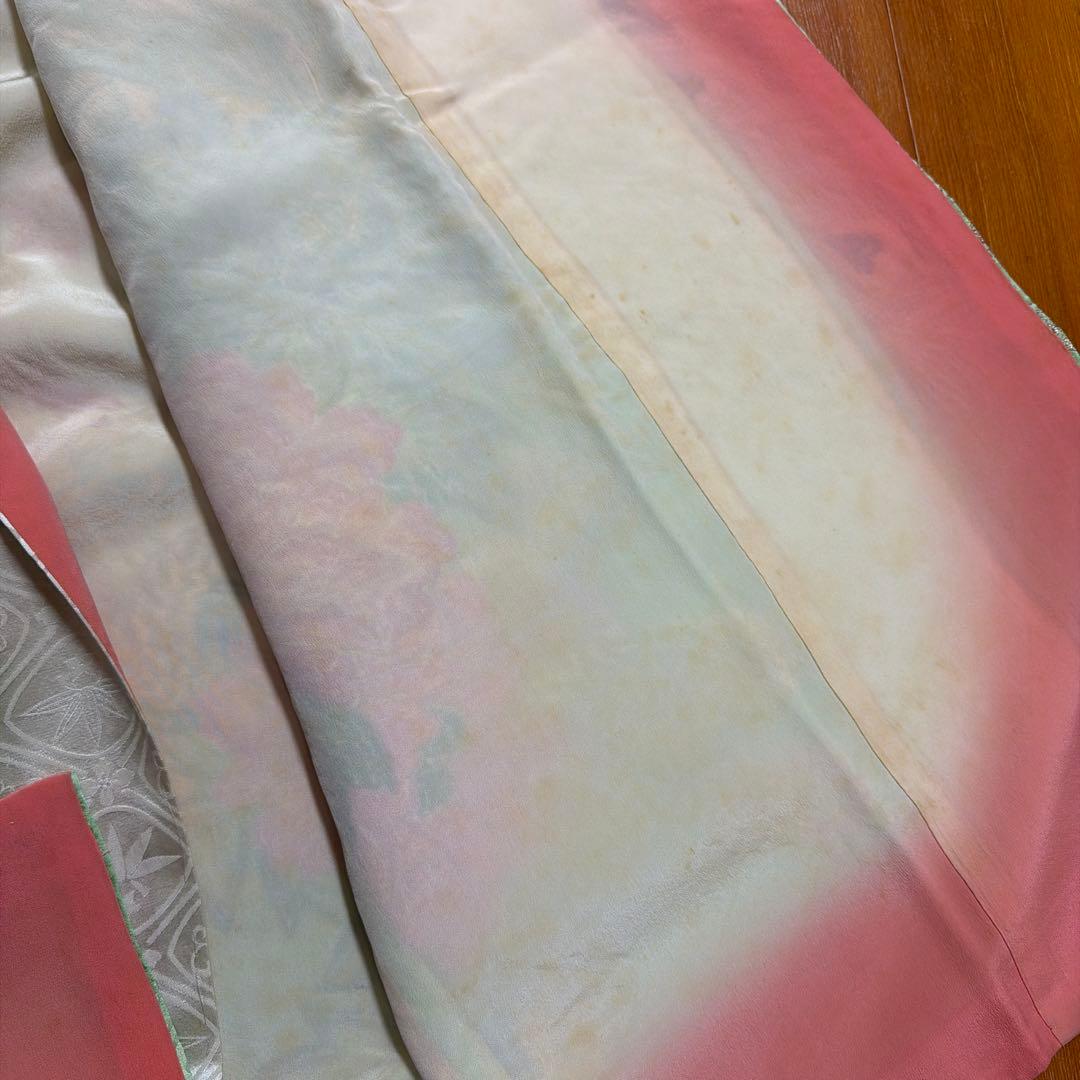 アンティーク薄緑色 孔雀と花の豪華刺繍振袖