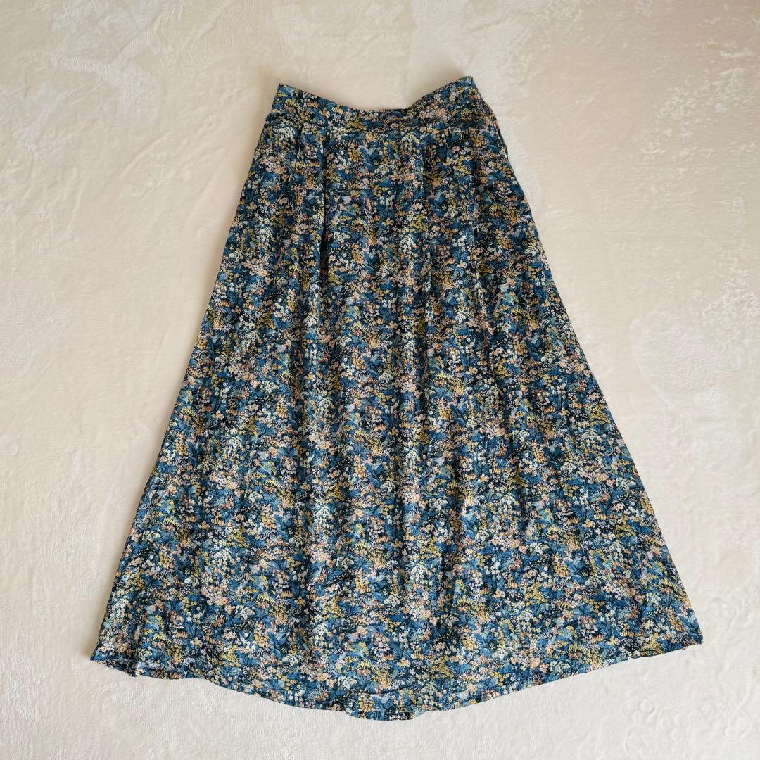 【極美品】北欧暮らしの道具店 リバティプリントのロングスカート Mサイズ ブルー