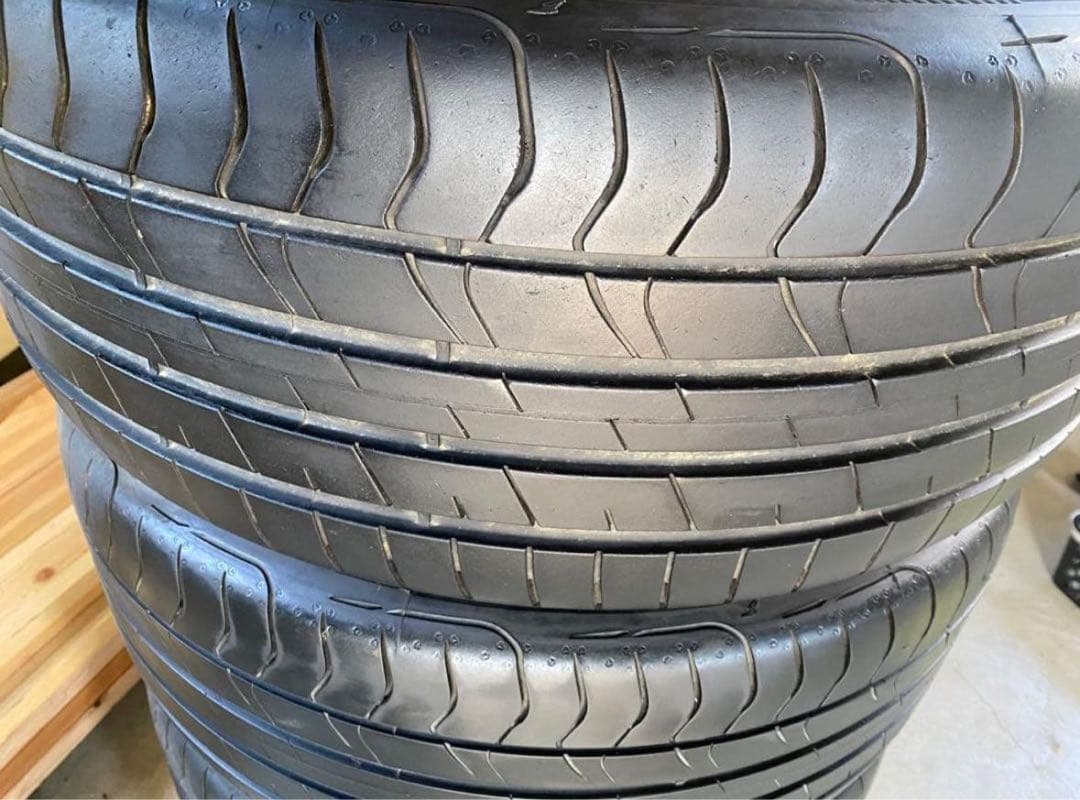 美品 グッドイヤー 245/40R19 2021年製 タイヤ 低走行