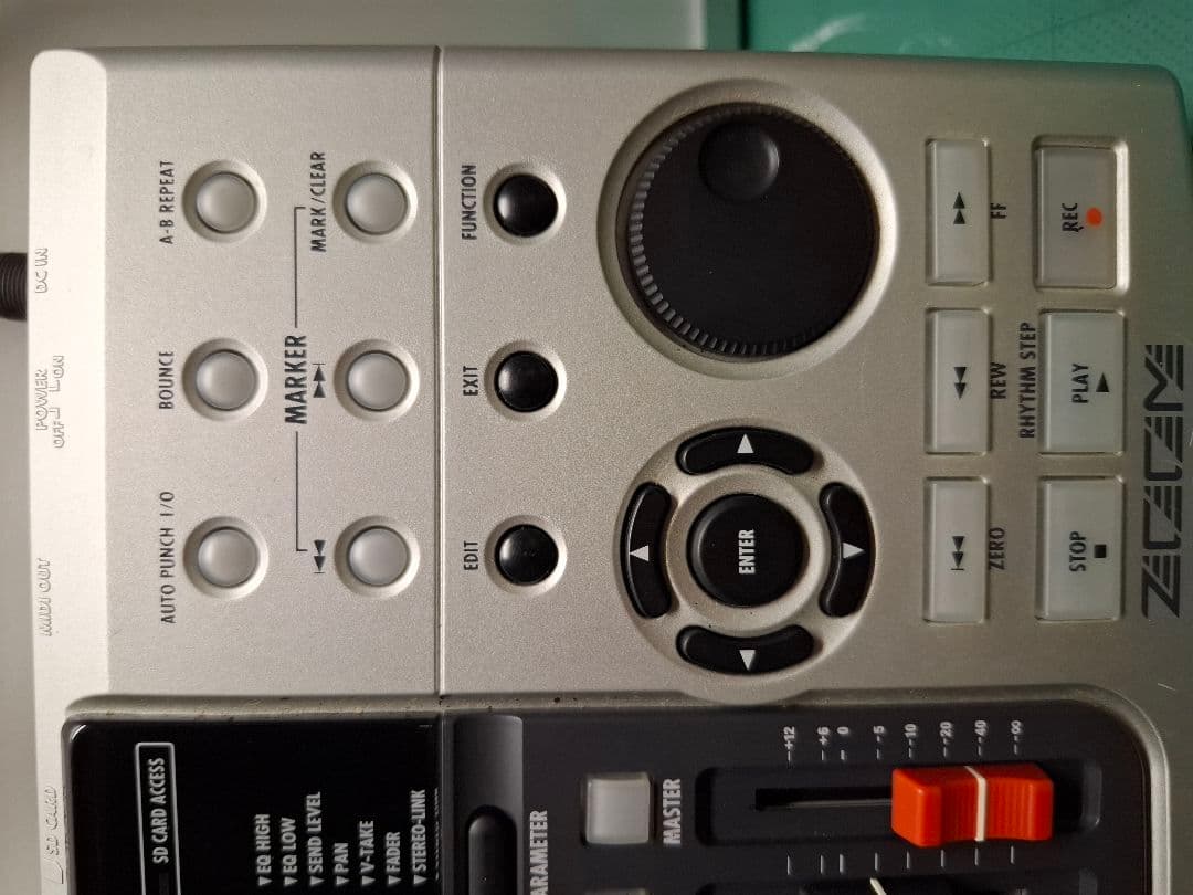 ZOOM MRS-8 マルチトラックレコーダー