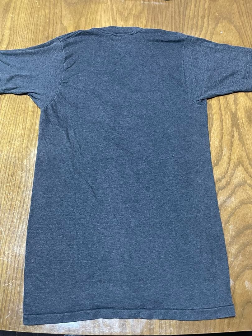 マ*！様 87s 3D EMBLEM NAVYプリントTシャツ　サイズS
