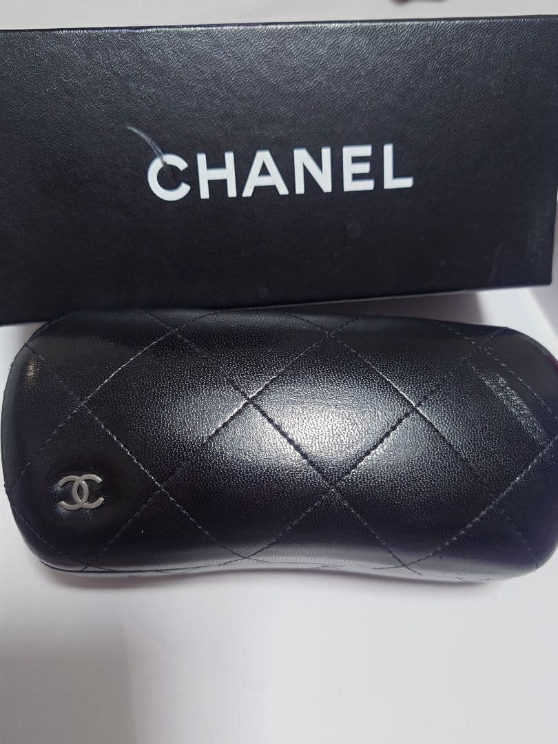 CHANEL クリーム色 サングラス