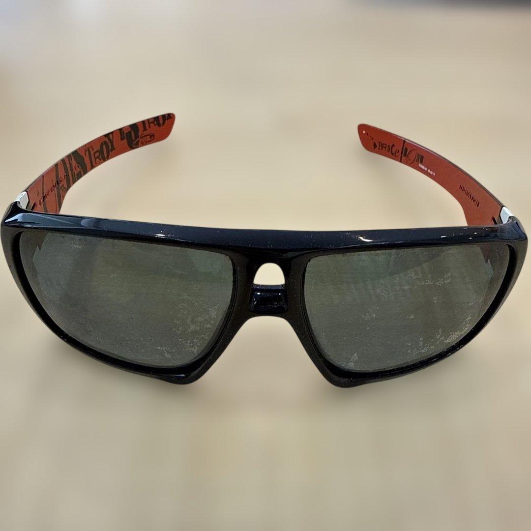 OAKLEY DISPATCH BRUCE IRONS SIGNATUREモデル