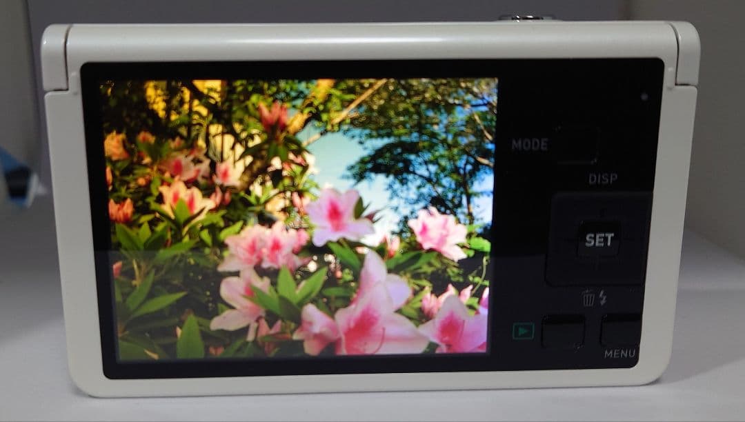 CASIO EXILIM ZR50 ホワイト チルトLCD 自撮り対応