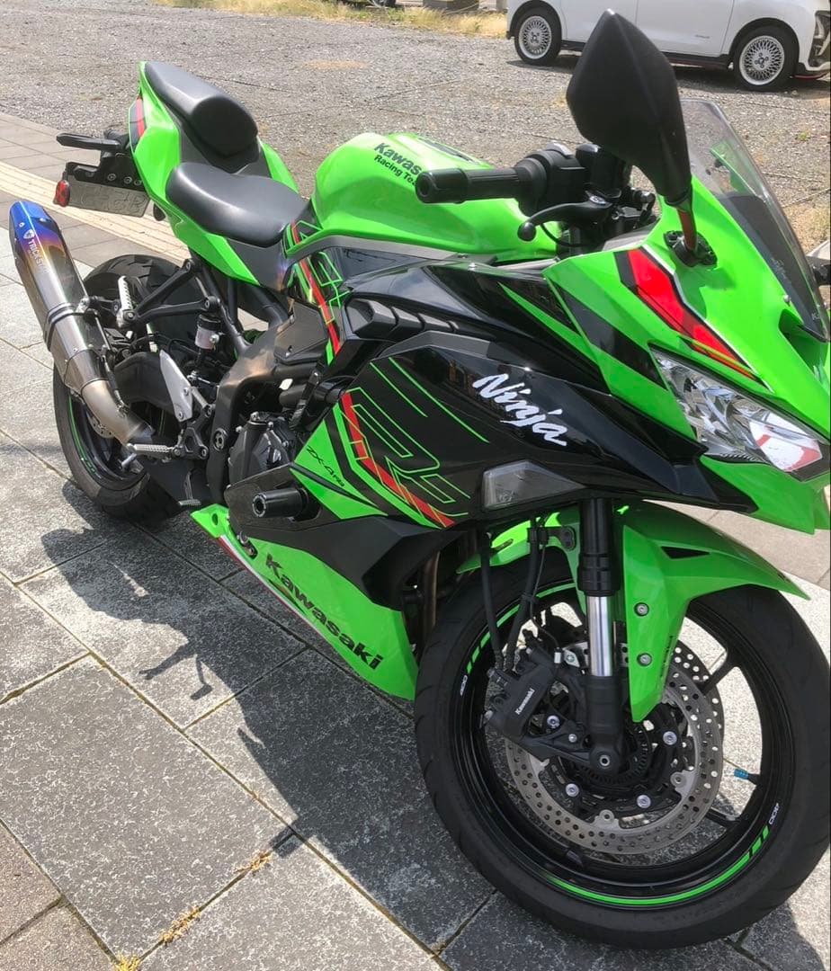 カワサキzx4rr トリックスタースリップオンマフラー