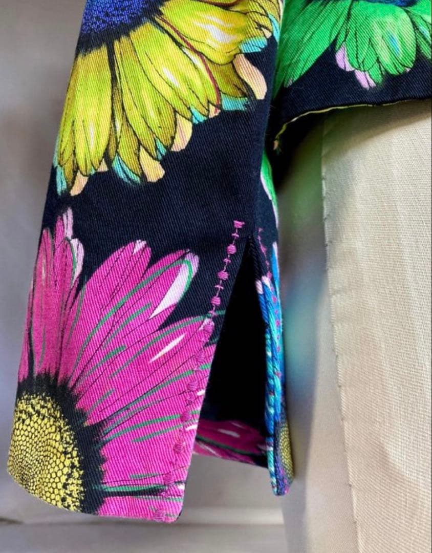 GIANNI VERSACE　ジャンニヴェルサーチ　シルクジャケット　38 ロゴ
