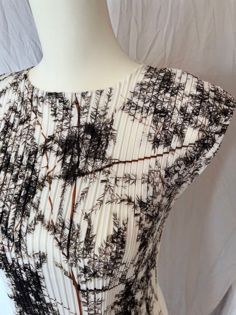 限定品Issey M iyake pressed floral 新品