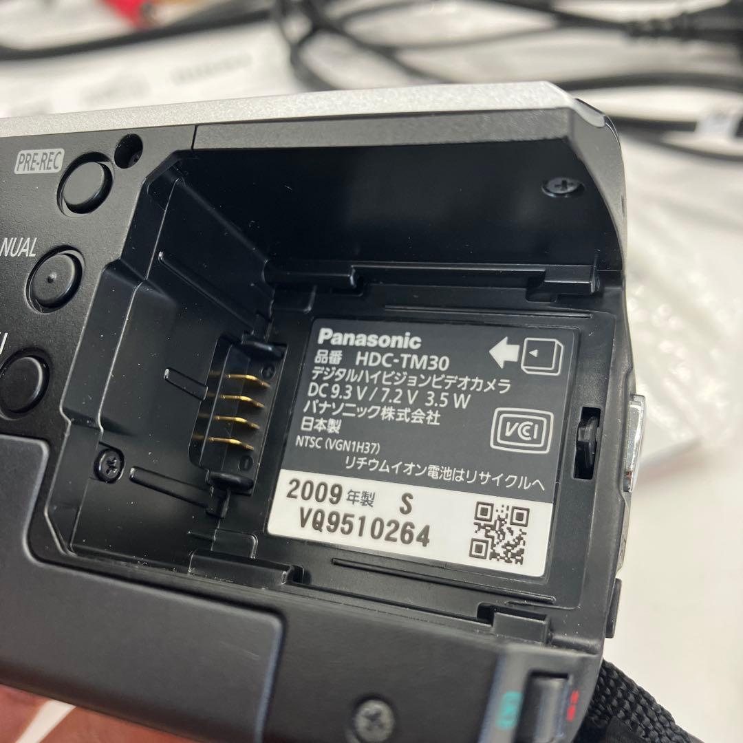 超美品　Panasonic HDC-TM30 デジタルビデオカメラ 本体