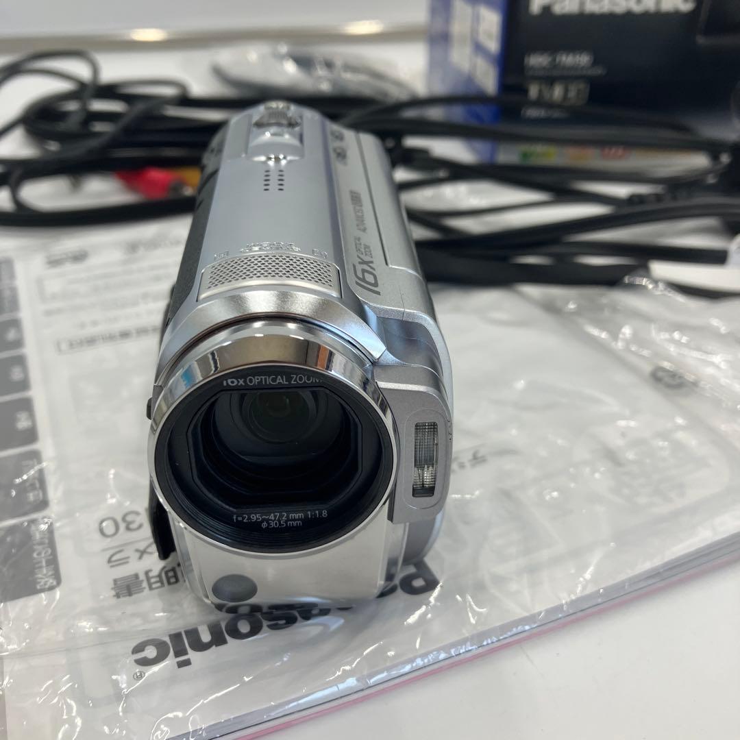 超美品　Panasonic HDC-TM30 デジタルビデオカメラ 本体