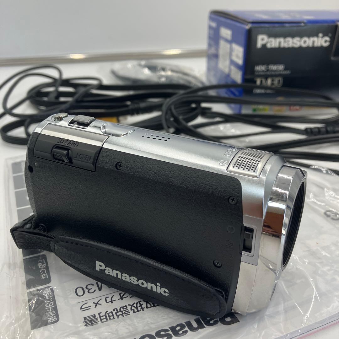 超美品　Panasonic HDC-TM30 デジタルビデオカメラ 本体