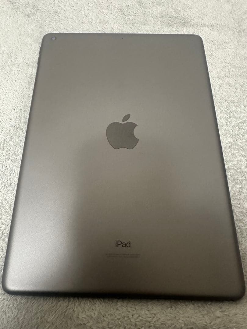 Apple iPad 第9世代 シルバー　64GB　WiFiモデル