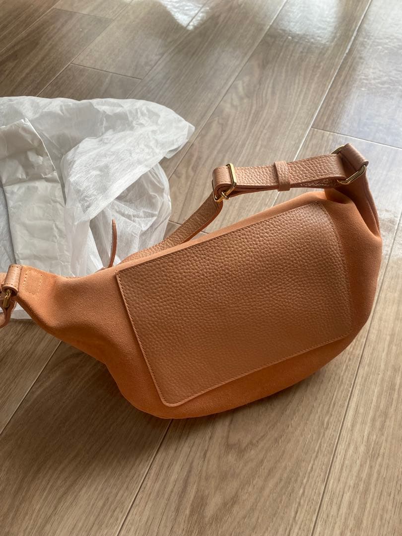Chiiii bag スウェード　ボディバッグ