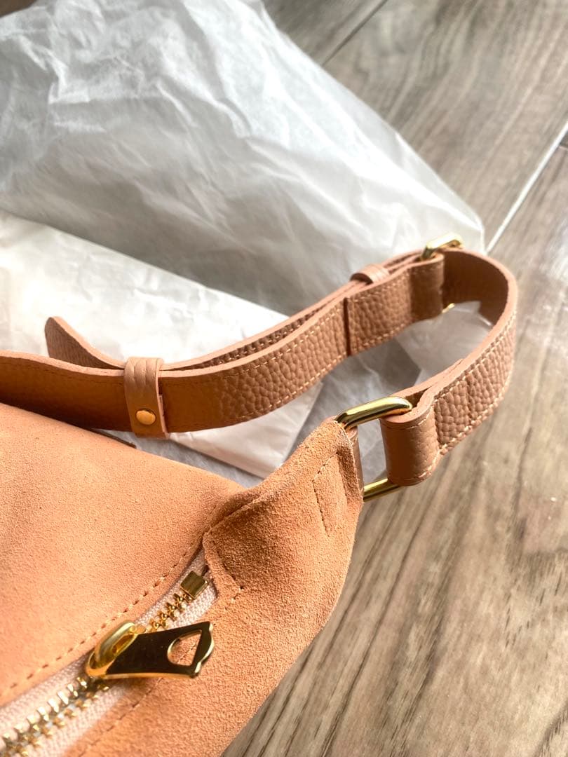 Chiiii bag スウェード　ボディバッグ