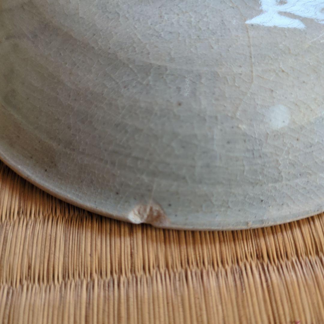 淡い灰色の平皿　李朝　白磁　平茶碗