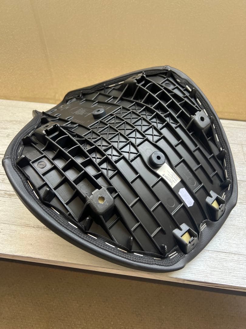 トライアンフbonneville bobber 純正シート 新品