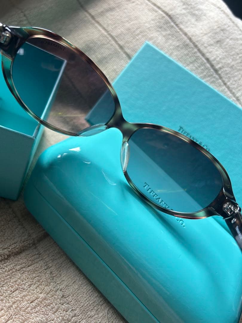 Tiffany & Co. リターントゥハート サングラス TF4063