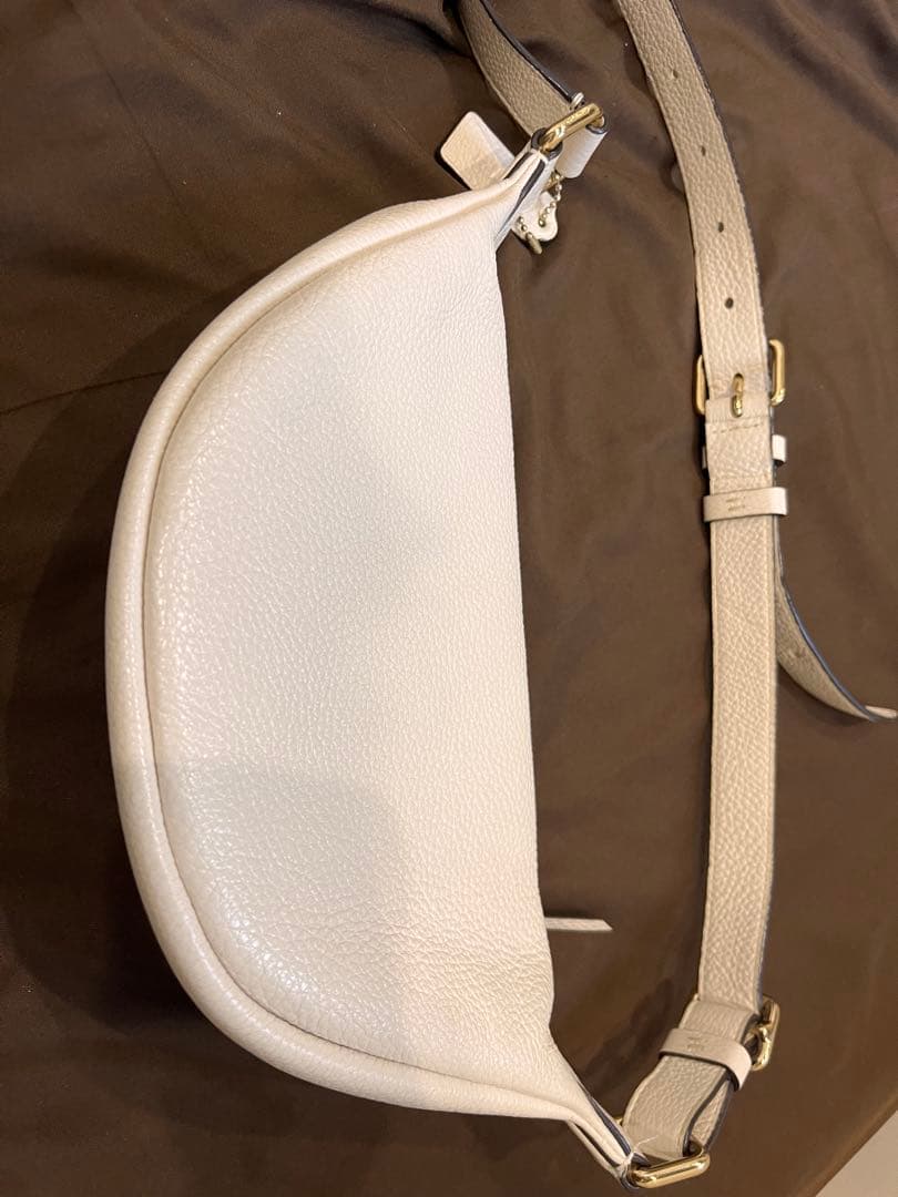 美品 最終値下げ COACH ホワイトレザー ボディバッグ ウエストバッグ