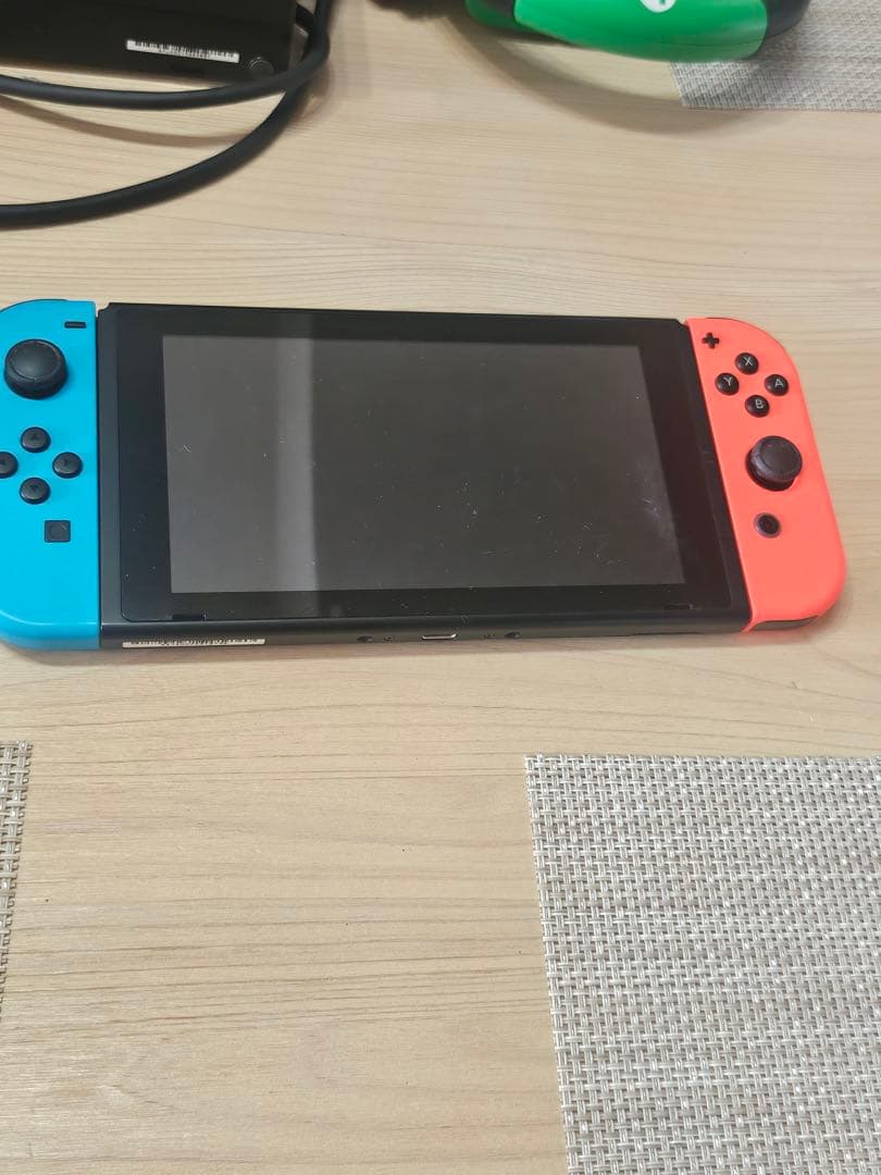 Nintendo Switch 本体 青/赤 Joy-Con ハンドル付き