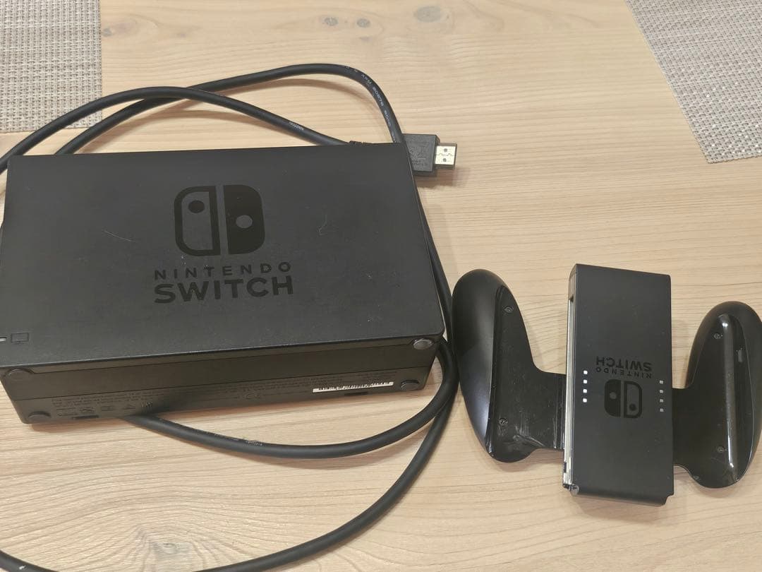 Nintendo Switch 本体 青/赤 Joy-Con ハンドル付き