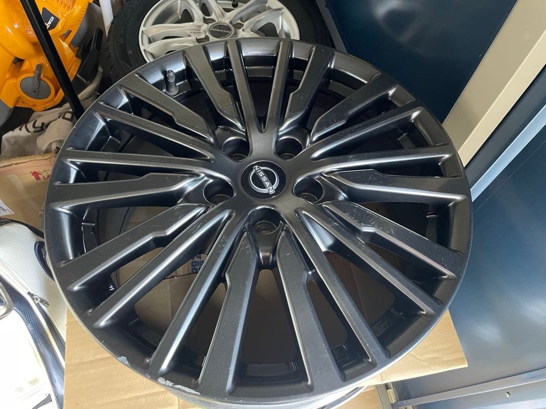日産 e52 エルグランド　純正ホイール　18インチ