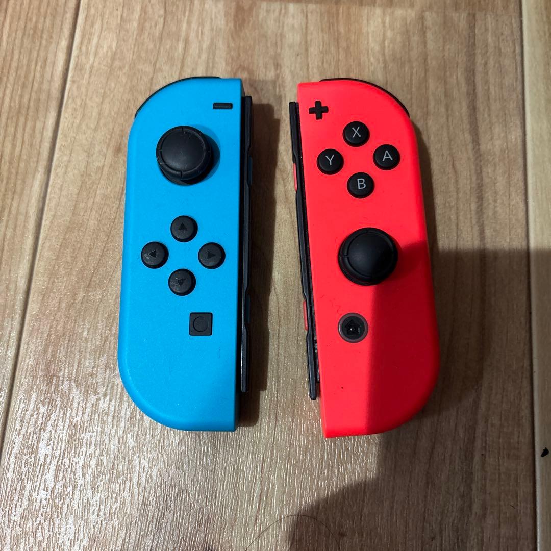 Nintendo Switch 本体 とSwitch SPORTSのカセット