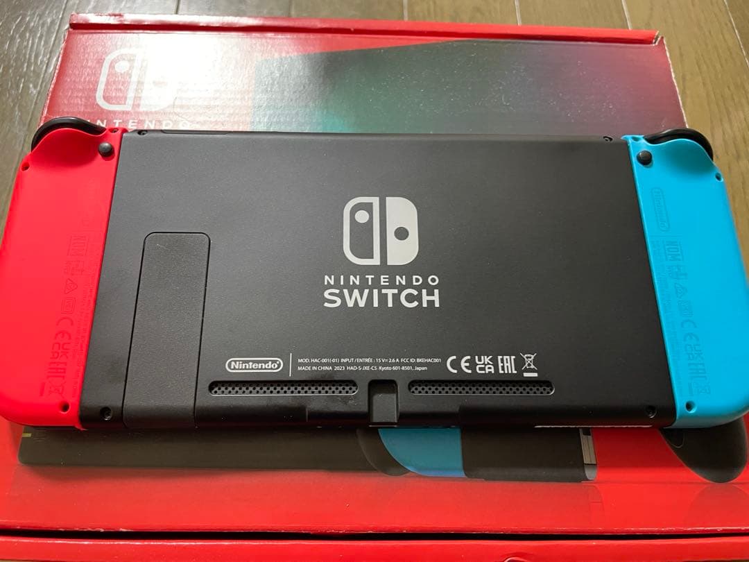 ニンテンドースイッチ　本体　スマブラソフトつき